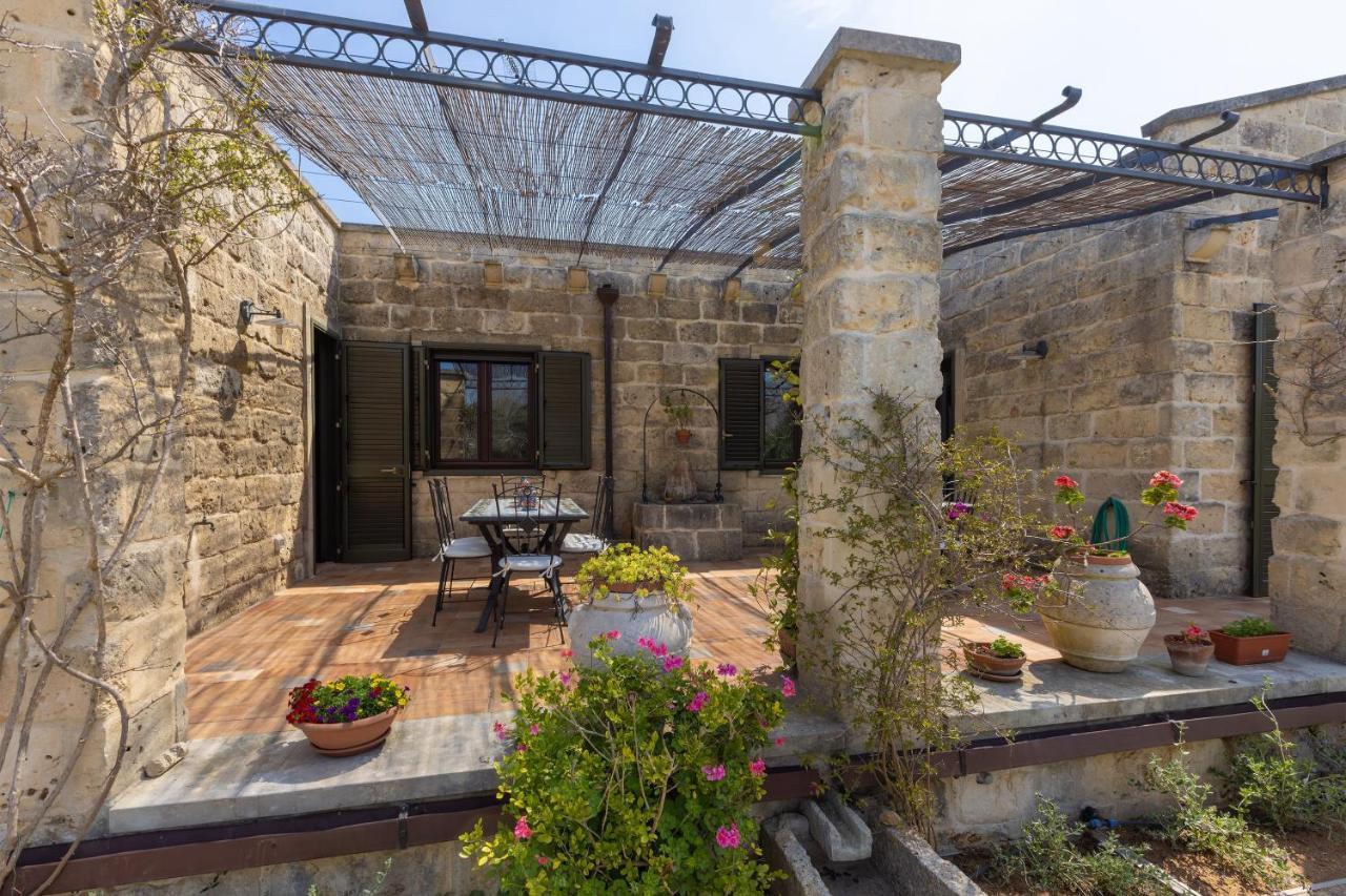 Casa Ulmi Bed & Breakfast Uggiano La Chiesa Dış mekan fotoğraf