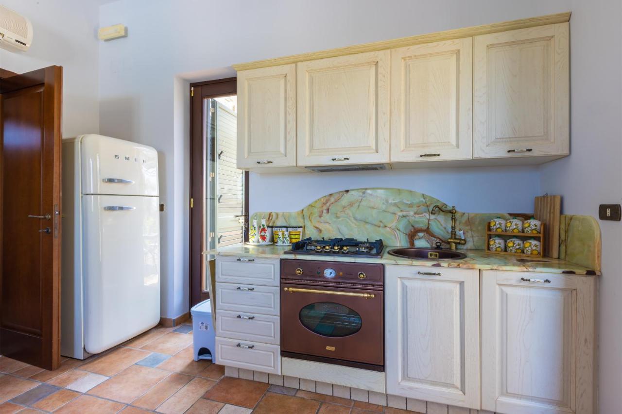 Casa Ulmi Bed & Breakfast Uggiano La Chiesa Dış mekan fotoğraf