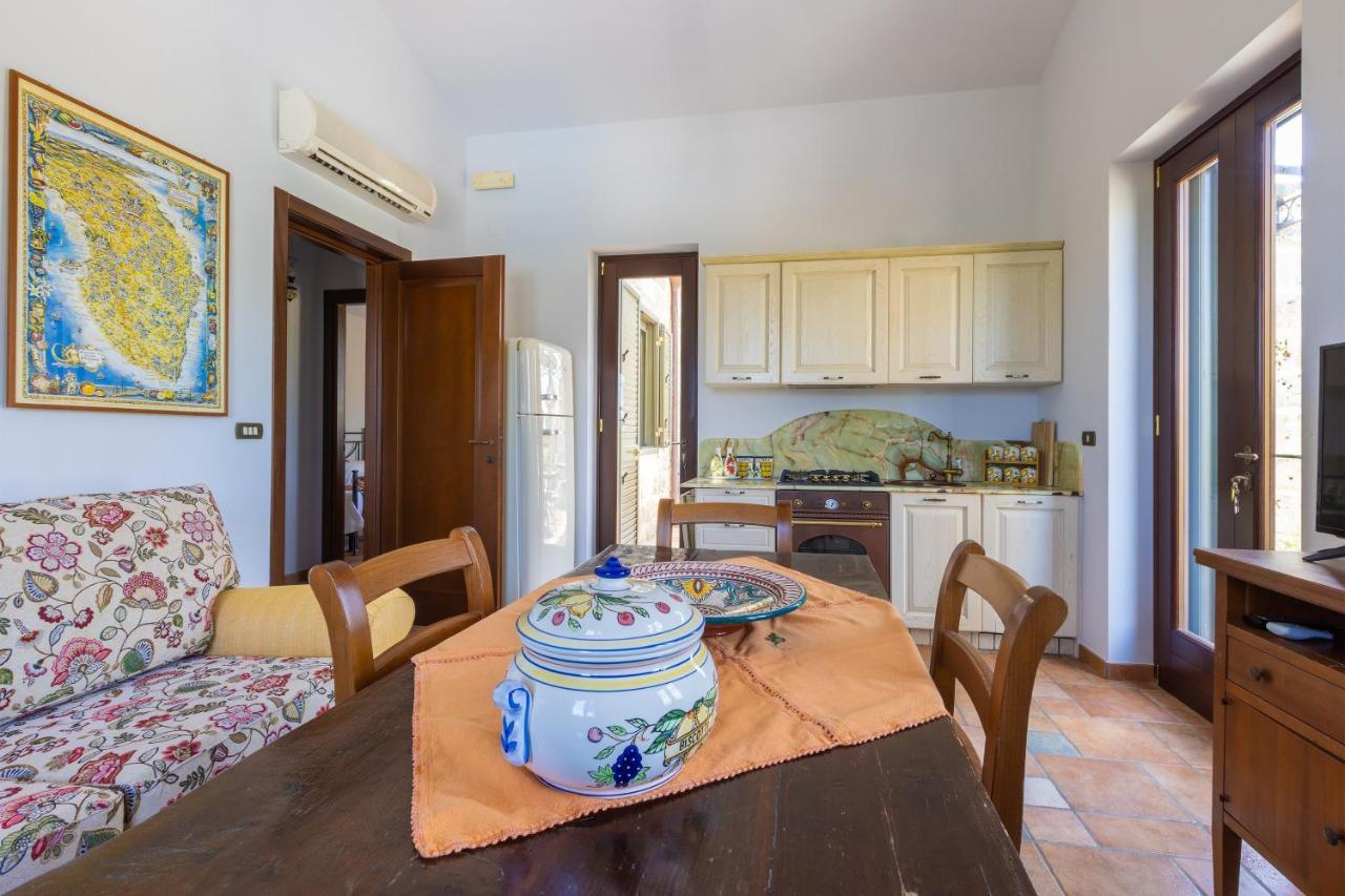 Casa Ulmi Bed & Breakfast Uggiano La Chiesa Dış mekan fotoğraf