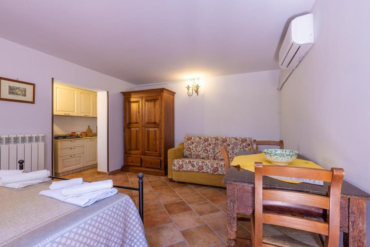 Casa Ulmi Bed & Breakfast Uggiano La Chiesa Dış mekan fotoğraf