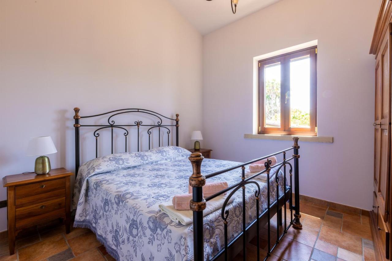 Casa Ulmi Bed & Breakfast Uggiano La Chiesa Dış mekan fotoğraf
