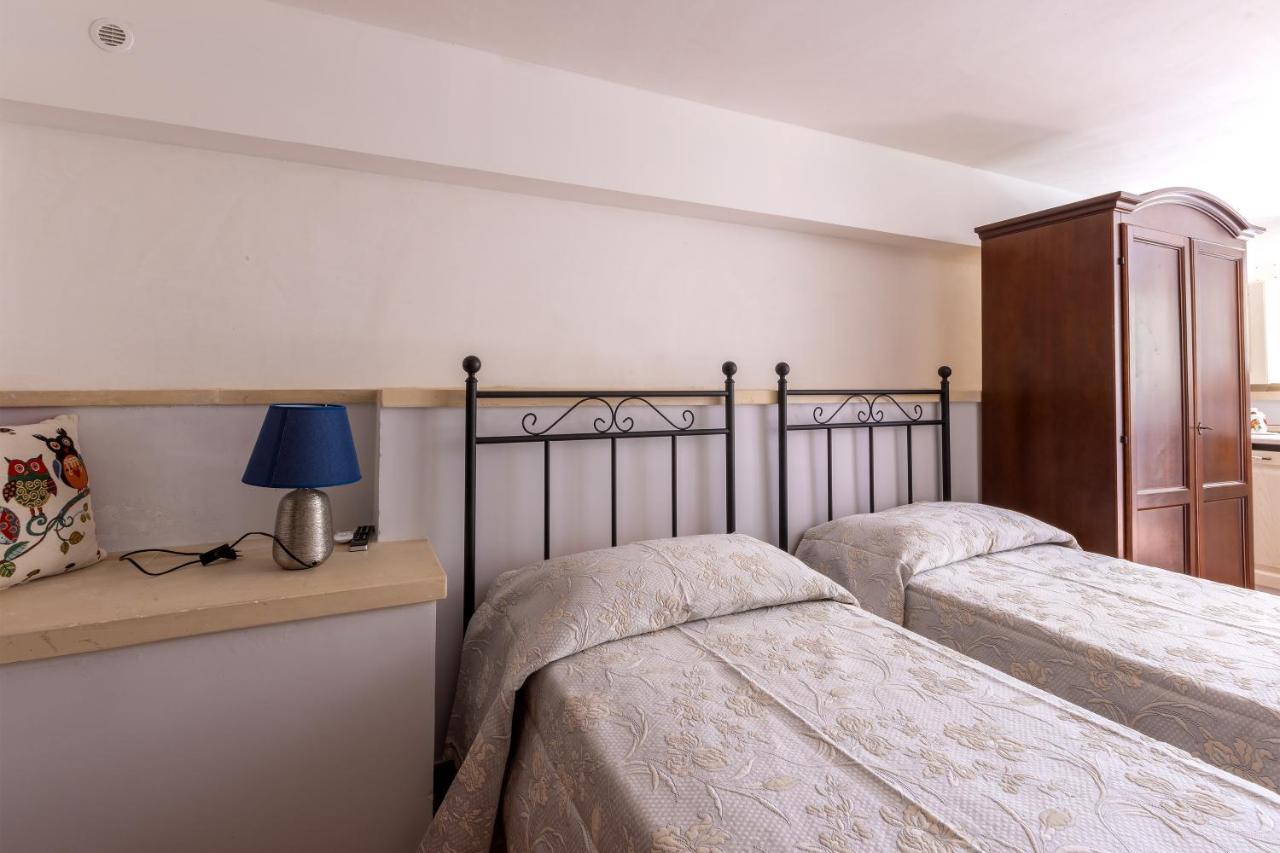 Casa Ulmi Bed & Breakfast Uggiano La Chiesa Dış mekan fotoğraf