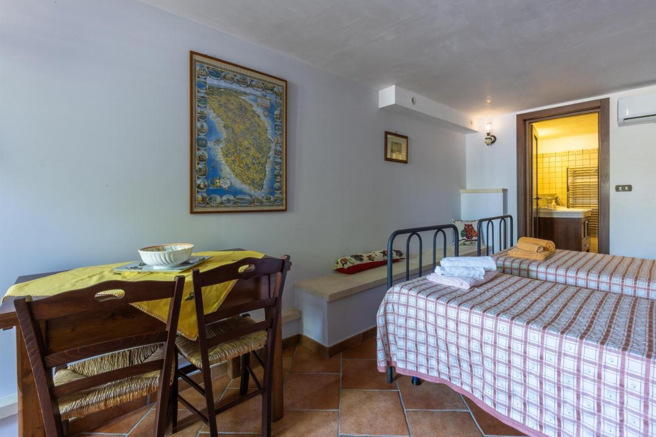 Casa Ulmi Bed & Breakfast Uggiano La Chiesa Dış mekan fotoğraf
