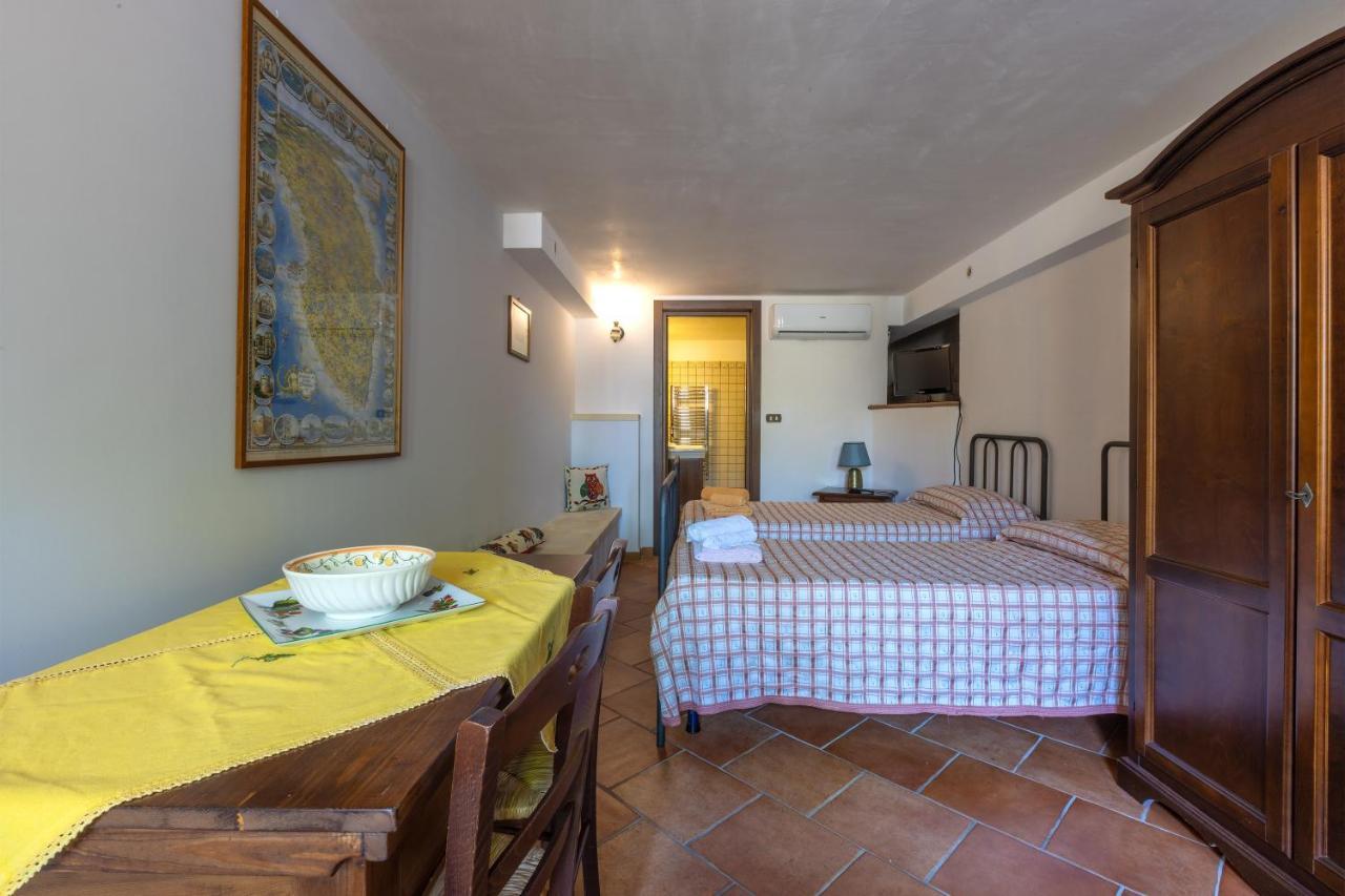 Casa Ulmi Bed & Breakfast Uggiano La Chiesa Dış mekan fotoğraf