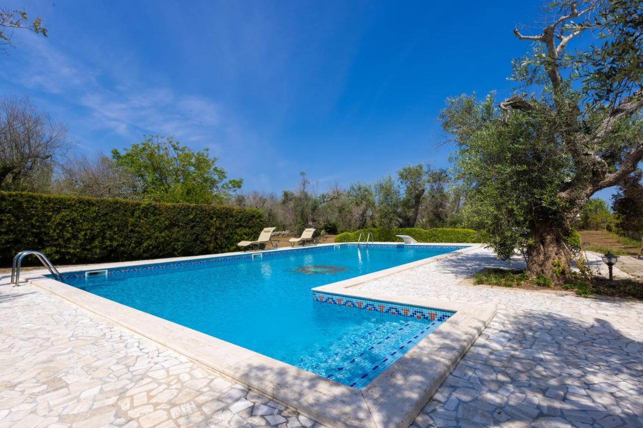 Casa Ulmi Bed & Breakfast Uggiano La Chiesa Dış mekan fotoğraf