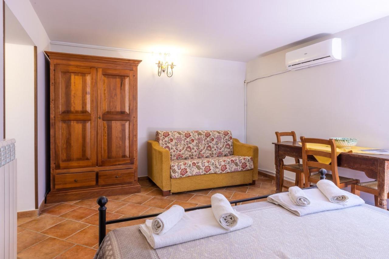 Casa Ulmi Bed & Breakfast Uggiano La Chiesa Dış mekan fotoğraf