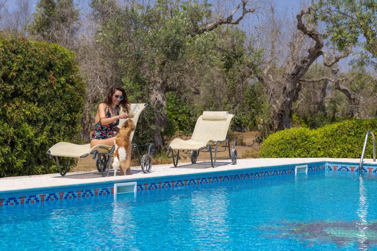 Casa Ulmi Bed & Breakfast Uggiano La Chiesa Dış mekan fotoğraf
