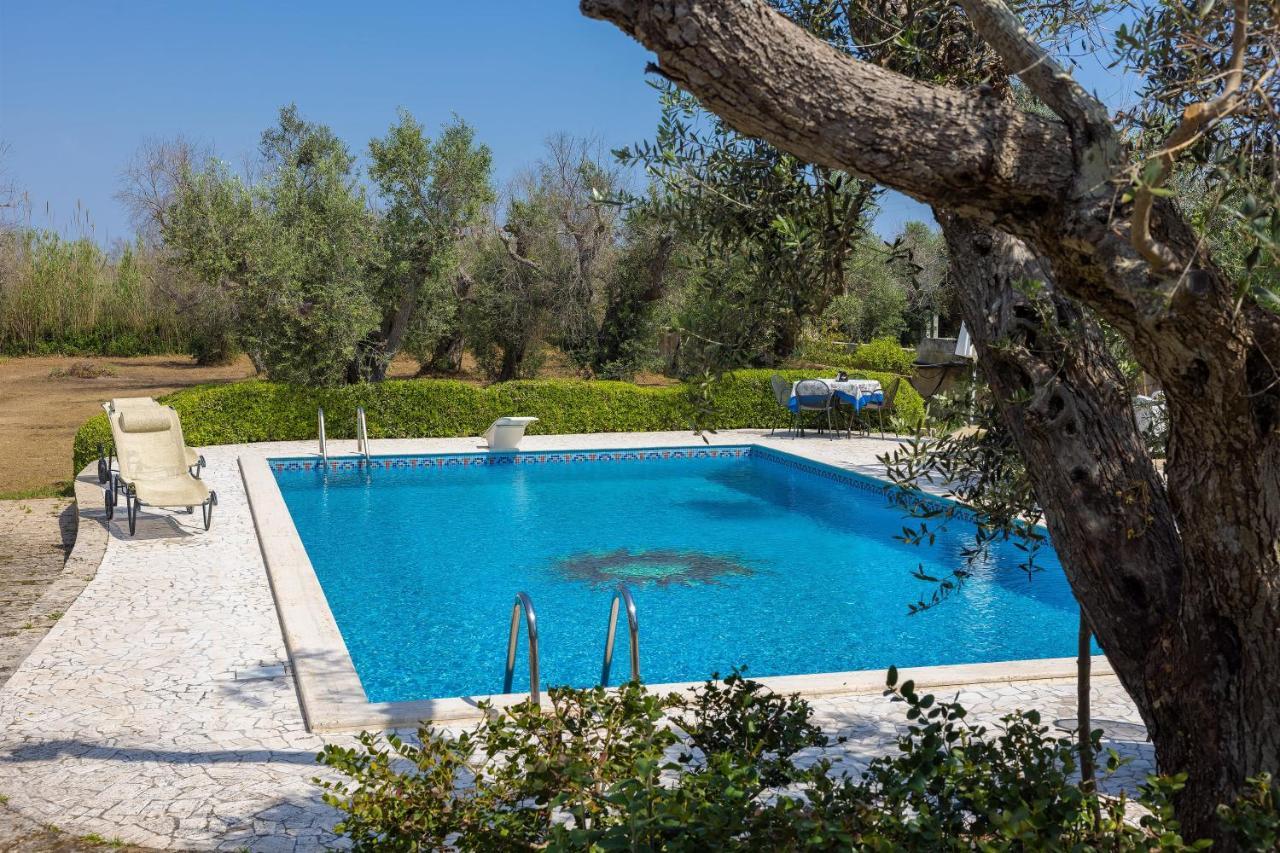 Casa Ulmi Bed & Breakfast Uggiano La Chiesa Dış mekan fotoğraf